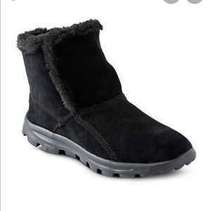 BNIB Skechers GOWalk Suede Faux Fur Black Boots